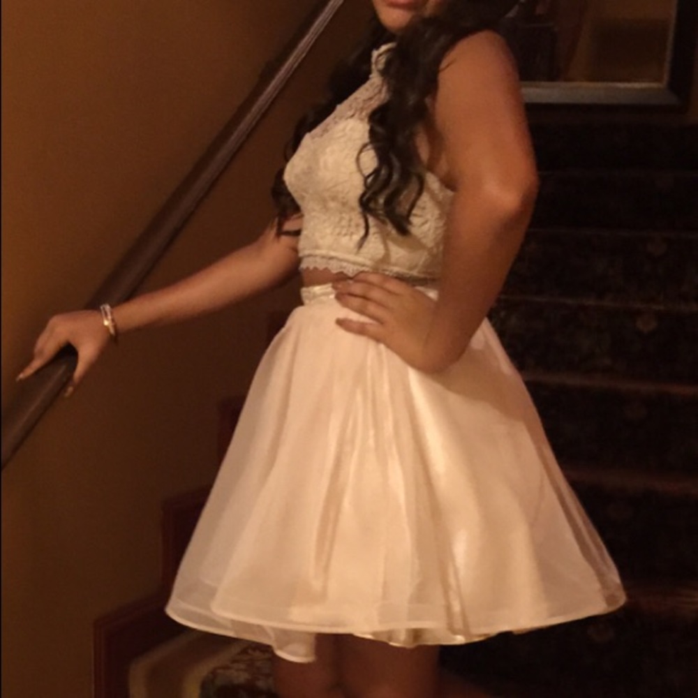CROP TOP & SKIRT